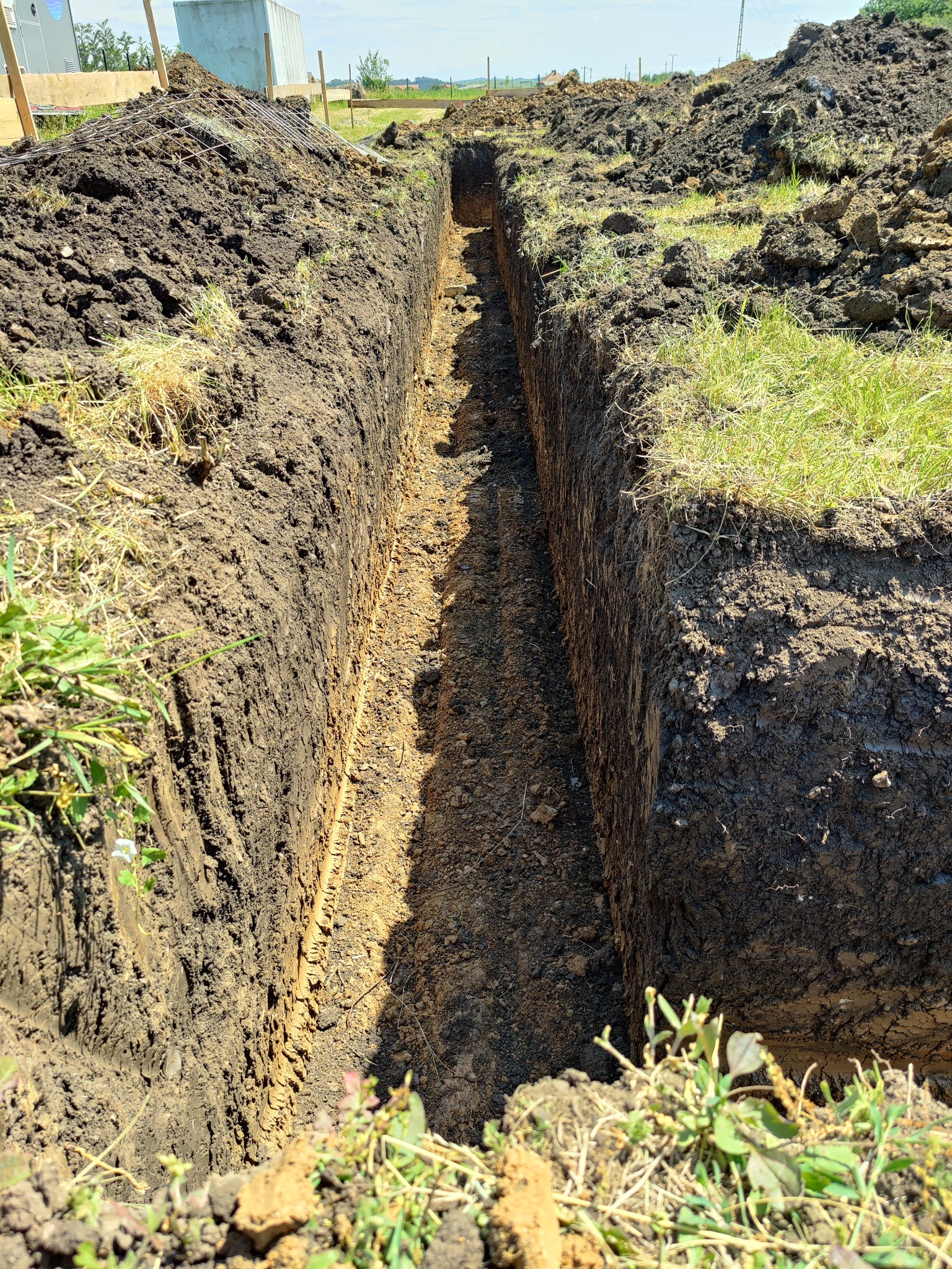 Excavații șanțuri fundații izolate Jucu Cluj — șanțuri precise pentru fundații